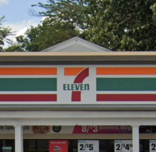 Maryland Lottery winner celebrates prize at 7-Eleven near BWI Airport