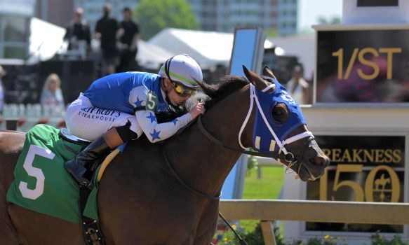 Journalism wins the Preakness Stakes 2025 down a thrilling stretch.